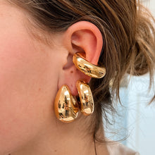 Load image into Gallery viewer, Gold Chunky Ear Cuff
