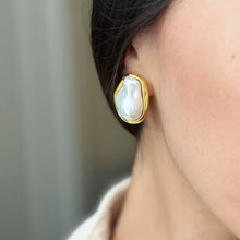 Load image into Gallery viewer, Baroque Pearl Earrings
