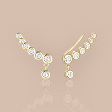Load image into Gallery viewer, Cz Ear Climber
