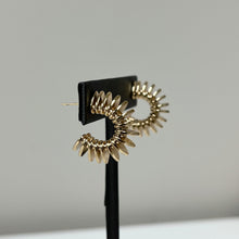 Load image into Gallery viewer, Kyoto Hoop Earrings
