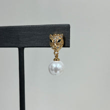 Load image into Gallery viewer, Cz Panther Pearl Hoop Earrings
