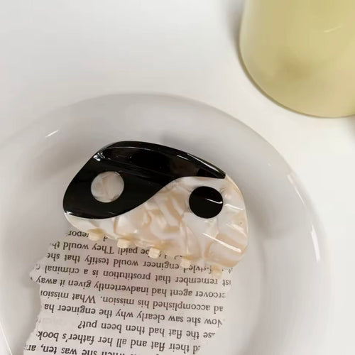 Balance & Style - Yin Yang Hair Claw - Georgina Nicol