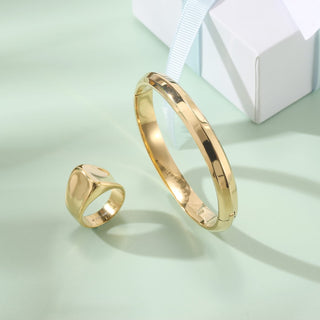 Vegas Ring - Georgina Nicol