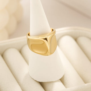 Vegas Ring - Georgina Nicol